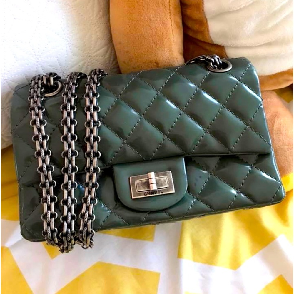 Chanel Hunter Green Cute Crossbody Shoulder Bag- Like New QUILTED PATENT LEATHER